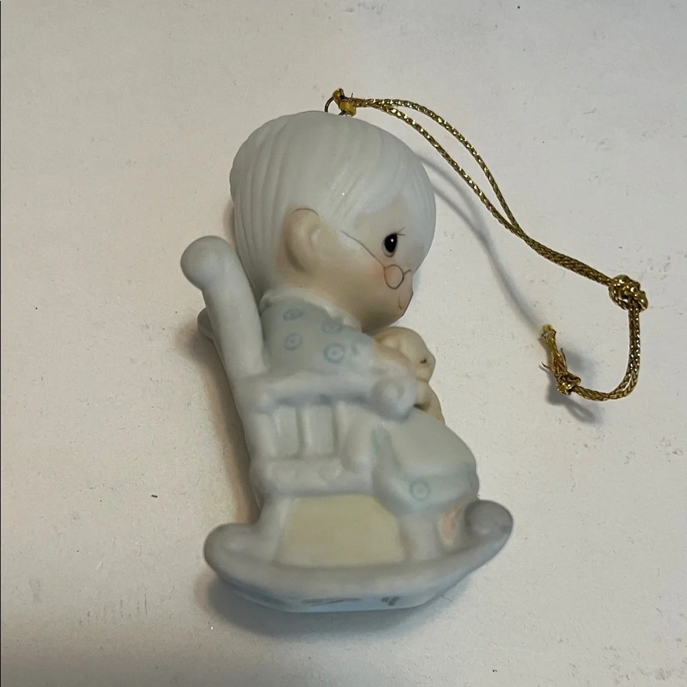 Precious Moments The Purr-fect Grandma Ornament Petting Cat Pastel Colors E-0516